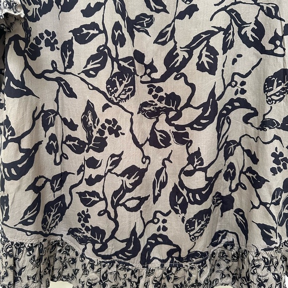 ✨ Tara Vao Flowy Top with ruffles made in Bali in large - Picture 6 of 17